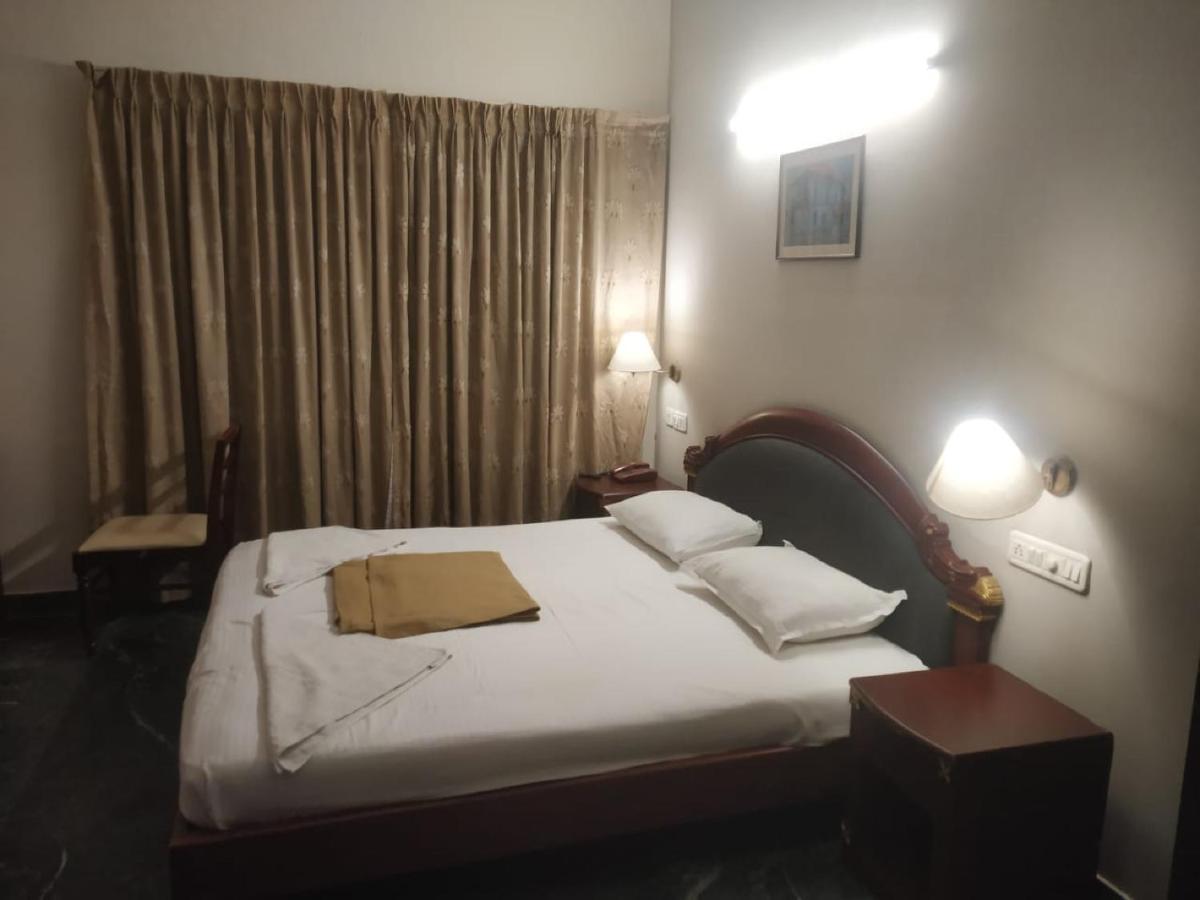 Апартаменты Karthika Residency Коччи Экстерьер фото